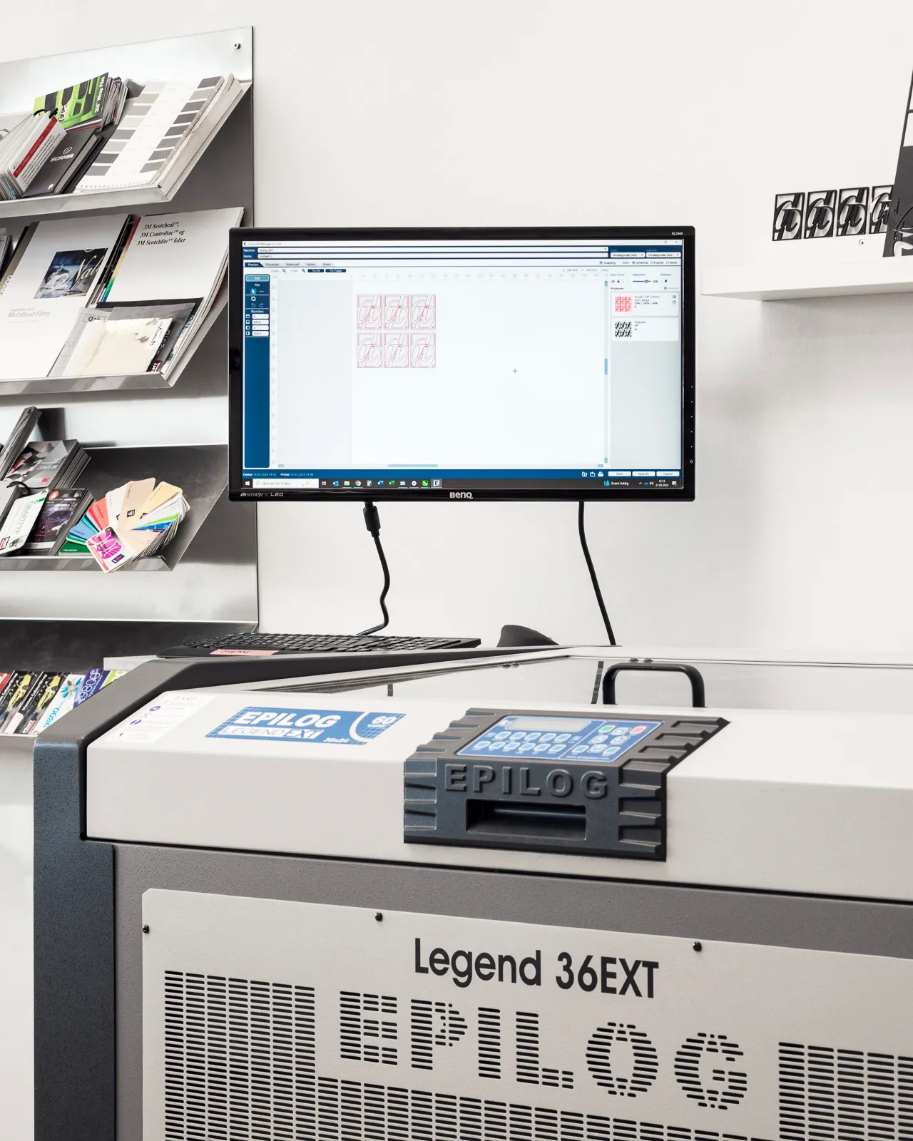 Storformatprinter i produksjonslokalet